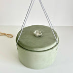 Cufăr pentru Trusoul de Botez Buretat cu Catifea Verde Olive cu floare Verde