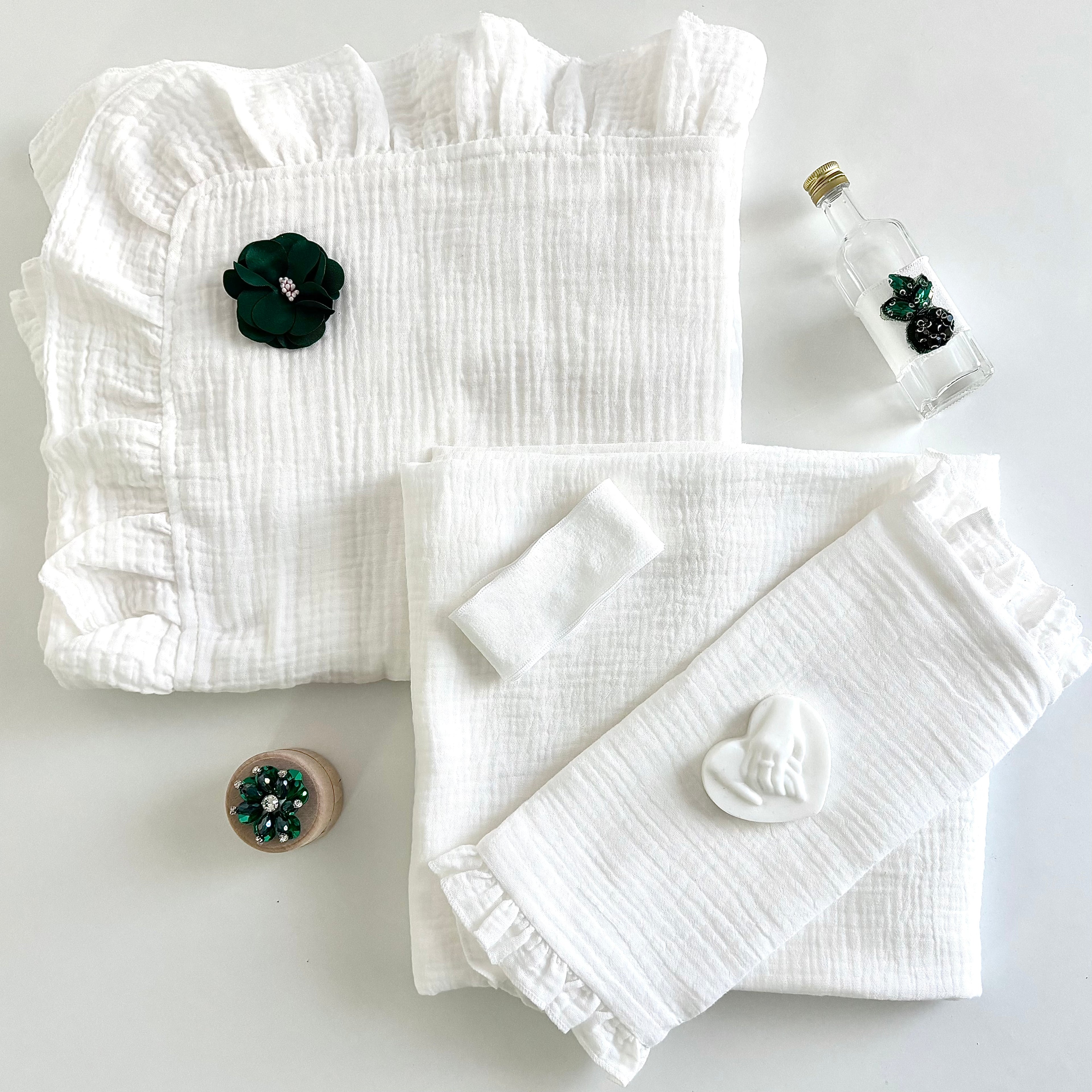 Trusou din muselina pentru Botez -Model 1015