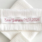 Set Trusou din Muselina Pentru Botez Personalizat + Cutie Pentru Trusou Personalizată si Lumânare TB031