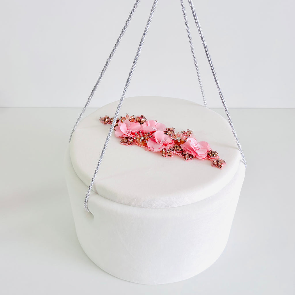 Cutie buretată pentru trusoul de botez - Model B044