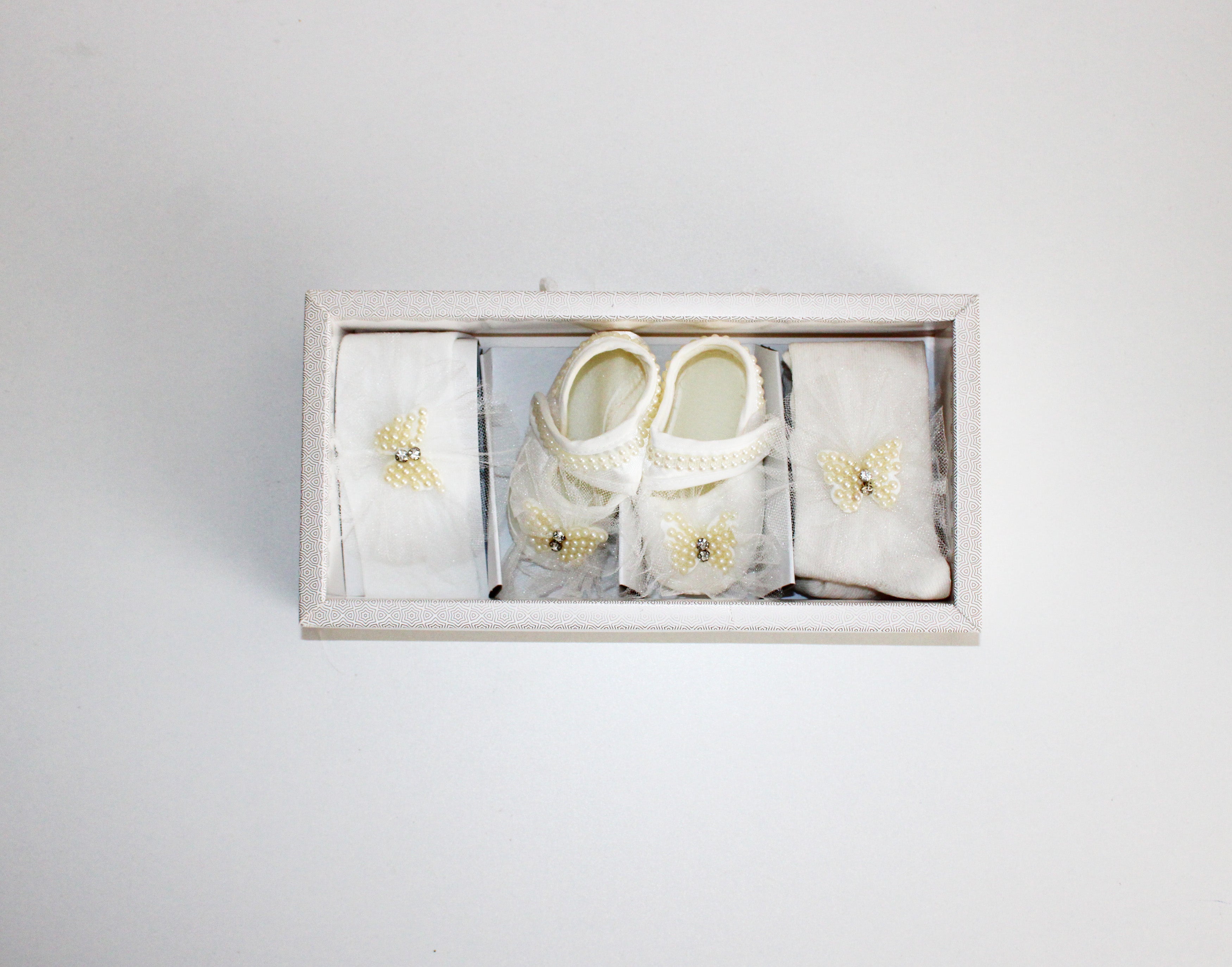 Set 3 piese accesorii bebe, papucei, bentita, ciorapei