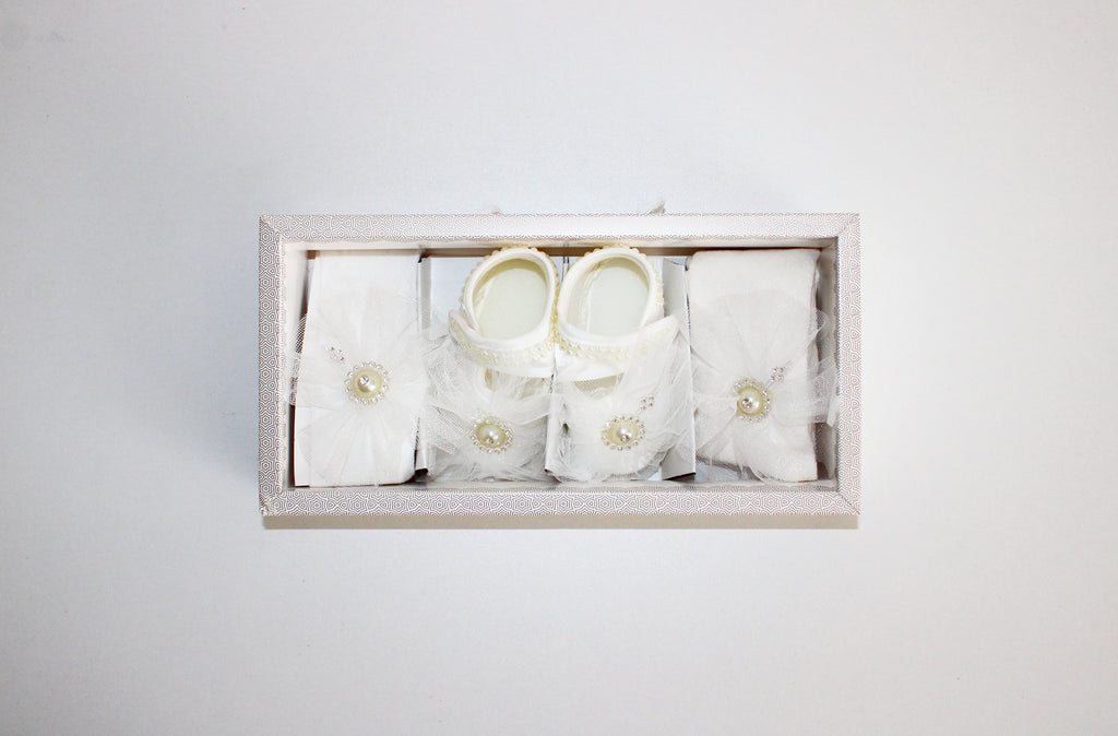 Set 3 piese accesorii bebe, papucei, bentita, ciorapei