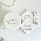 Trusou Personalizat pentru Botez + Cutie personalizată pentru trusou -Model 015