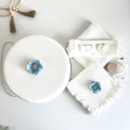 Trusou din Muselina Pentru Botez + Cutie Pentru Trusou cu floare Albastra