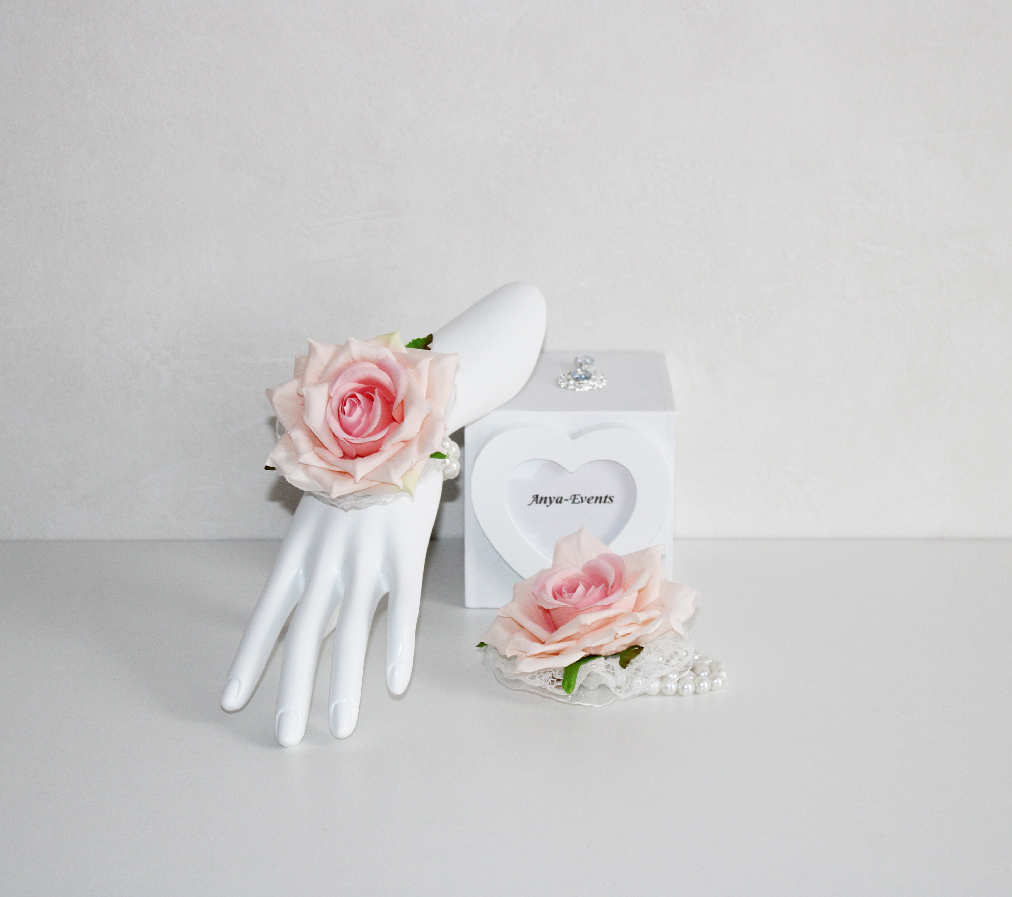 Flori pentru nunta -Brățara corsaj B030