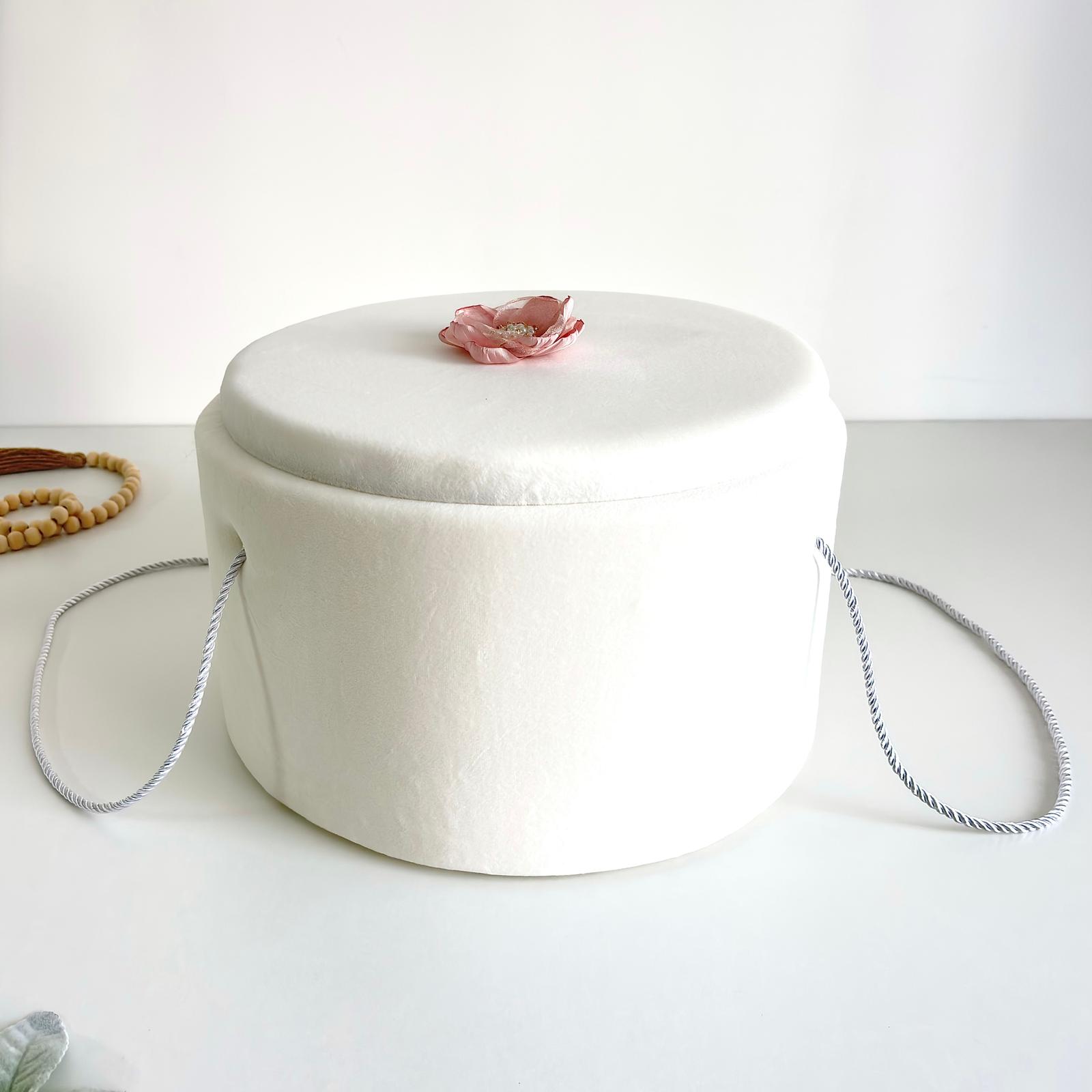 Cufăr pentru Trusoul de Botez Buretat cu Catifea Ivory cu floare Roz